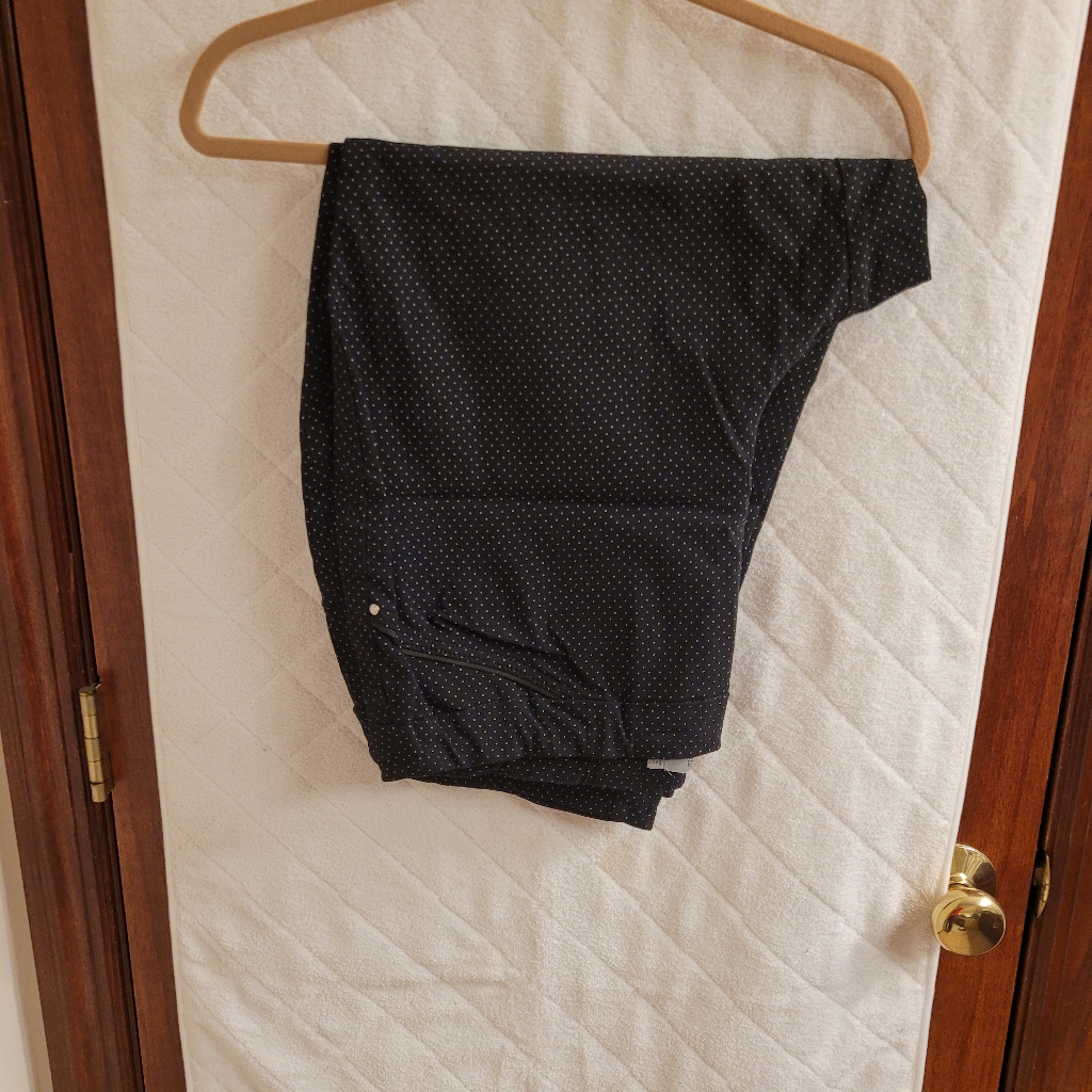 Dalia Size 18w Black Poka Dotted Capris Pull On- No Pockets